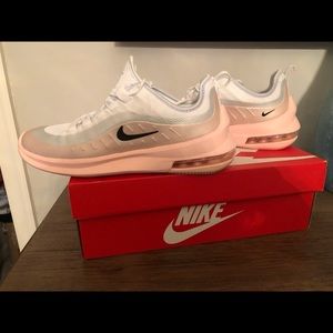 Womens Nike Air Max 8